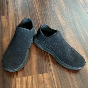 Vessi Slip-ons black Sneakers Men's Size 12. Skyline Waterproof